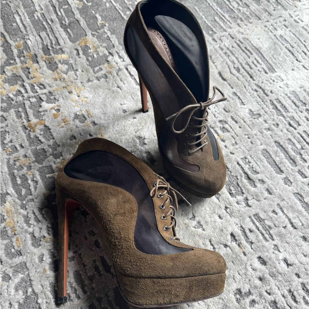 Alaia Olive Booties
